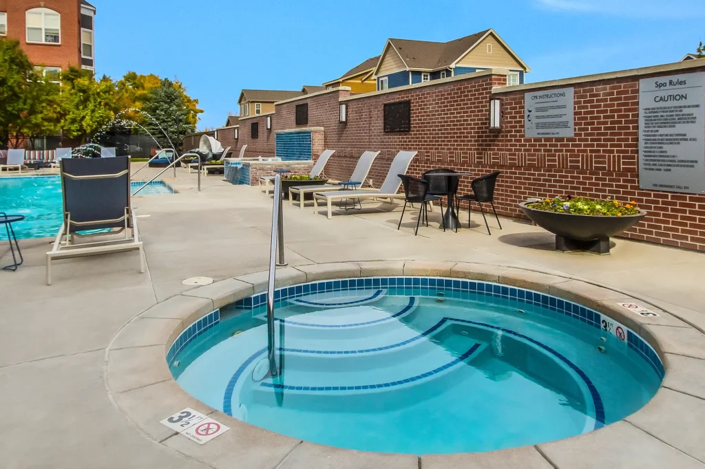 Pool with spa and deck seating